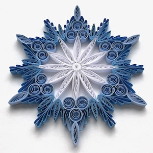 Stella di carta da 4,3", arte quilled, fiocco di neve quilled, ornamento natalizio, decorazione natalizia, arte sospesa, mandala quilled, arte 3D, arte di carta