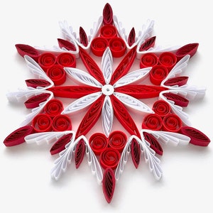Stella di carta da 4,3", arte quilled, fiocco di neve quilled, ornamento natalizio, decorazione natalizia, arte sospesa, mandala quilled, arte 3D, arte di carta