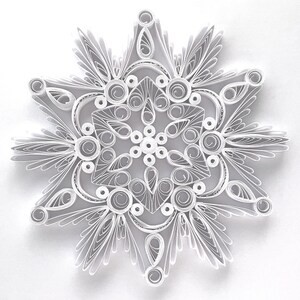 Stella di carta da 4,1", arte quilled, fiocco di neve quilled, ornamento natalizio, decorazione natalizia, arte sospesa, mandala quilled, arte 3D, arte di carta