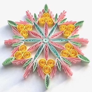 Stella di carta da 4,3", arte quilled, fiocco di neve quilled, ornamento natalizio, decorazione natalizia, arte sospesa, mandala quilled, arte 3D, arte di carta