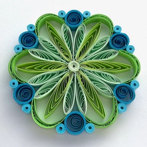 Stella di carta da 2,8", arte quilled, fiocco di neve quilled, ornamento natalizio, decorazione natalizia, arte sospesa, mandala quilled, arte 3D, arte di carta