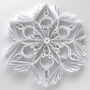 Stella di carta da 3,3", arte quilled, fiocco di neve quilled, ornamento natalizio, decorazione natalizia, arte sospesa, mandala quilled, arte 3D, arte di carta