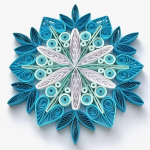 Stella di carta da 4,3", arte quilled, fiocco di neve quilled, ornamento natalizio, decorazione natalizia, arte sospesa, mandala quilled, arte 3D, arte di carta
