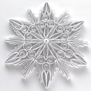 Stella di carta da 3,9", arte quilled, fiocco di neve quilled, ornamento natalizio, decorazione natalizia, arte sospesa, mandala quilled, arte 3D, arte di carta