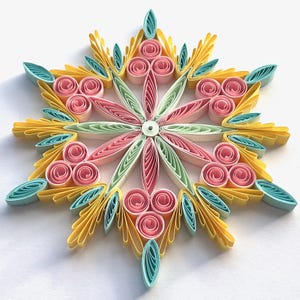 Stella di carta da 4,3", arte quilled, fiocco di neve quilled, ornamento natalizio, decorazione natalizia, arte sospesa, mandala quilled, arte 3D, arte di carta