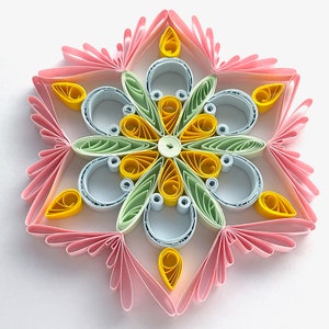 Stella di carta da 3,3", arte quilled, fiocco di neve quilled, ornamento natalizio, decorazione natalizia, arte sospesa, mandala quilled, arte 3D, arte di carta