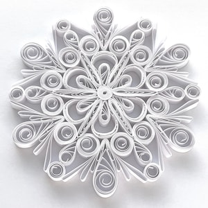 Stella di carta da 3,3", arte quilled, fiocco di neve quilled, ornamento natalizio, decorazione natalizia, arte sospesa, mandala quilled, arte 3D, arte di carta