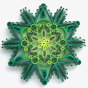 Stella di carta da 4,1", arte quilled, fiocco di neve quilled, ornamento natalizio, decorazione natalizia, arte sospesa, mandala quilled, arte 3D, arte di carta