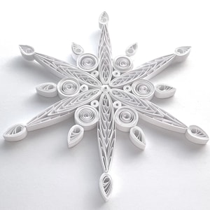 Stella di carta da 4,5", arte quilled, fiocco di neve quilled, ornamento natalizio, decorazione natalizia, arte sospesa, mandala quilled, arte 3D, arte di carta