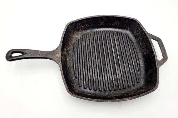 Lodge 17 in. Cast Iron Skillet