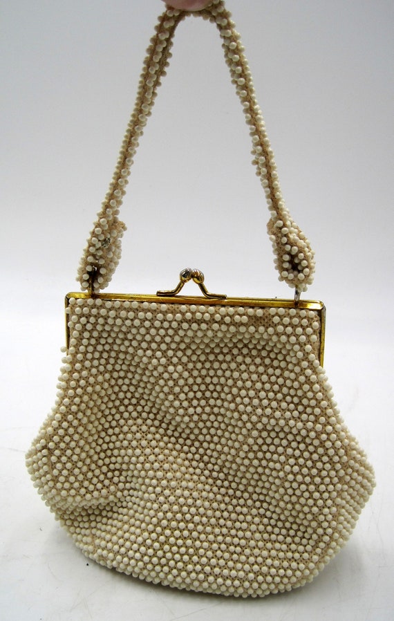 Vintage Beaded Cream Purse with Gold Hardware Kis… - image 1