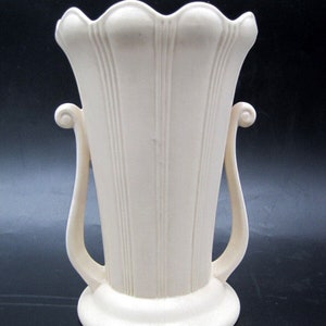 Vintage Hull Pottery Vase Ribbed Vertical Line Mardis Gras Art Deco Vase 218-9