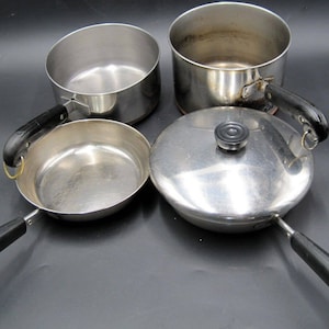 Two nice Revere Ware pots with lids - 4 1/2 x 7 1/4 and 3 1/4 x 6 1/4 -  Lil Dusty Online Auctions - All Estate Services, LLC