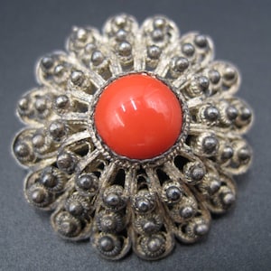 Chinese Export Round Silver Filigree Cannetille and Coral Brooch circa 1930s