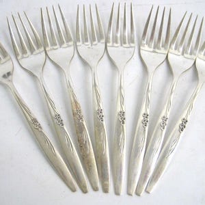 8 Pieces Silverware Oneida Enchantment-Gentle Rose Salad Forks 6 1/2&quot;