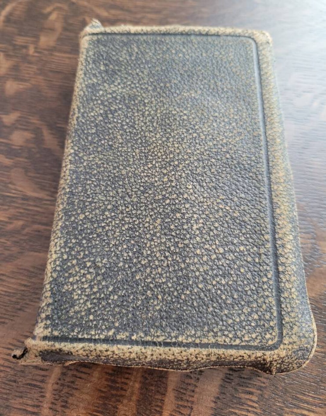 Antique A.J. Holman Pocket Bible 1015 Pages Old and New Testament