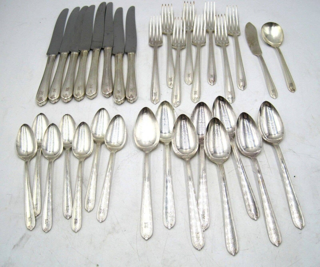Oneida Heirloom Plate 33 Pc Flatware Set Longchamps Silverplate