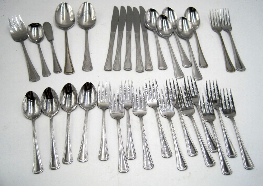 33 Pieces Oneida Needlepoint Beaded Artistry Stainless Flatware Etsy