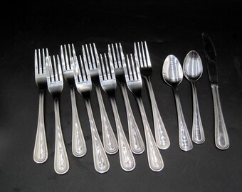 12 Pieces Farberware Stainless Steel COSMOPOLITAN Flatware