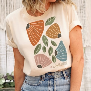 Flower Dealer T-Shirt, Florist Shirt, Florist Gift, Flower Arranging Gift, Flower Shirt, Flower Gift, Gardener Shirt, Botanical Shirt
