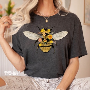 Bee Wildflower Shirt, Bee T-Shirt, Nature Shirt, Summer Shirt, Cute Bee Shirt, Bee Botanical Shirt, Gift for Mom, Honeybee T-shirt