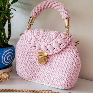 Handmade Cotton Knit Shoulder Bag: Luxury Woven Gift