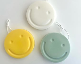 Large smiley face candle, smiley face decor, y2k decor, room decor,retro home decor, desk decor, pastel danish,aesthetic room, retro decor,