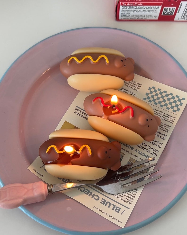 Bear Hot Dog candle, bear decor, hotdog decor, cute room decor, aesthetic room decor, cute gifts, gifts for her/him, housewarming gifts image 2