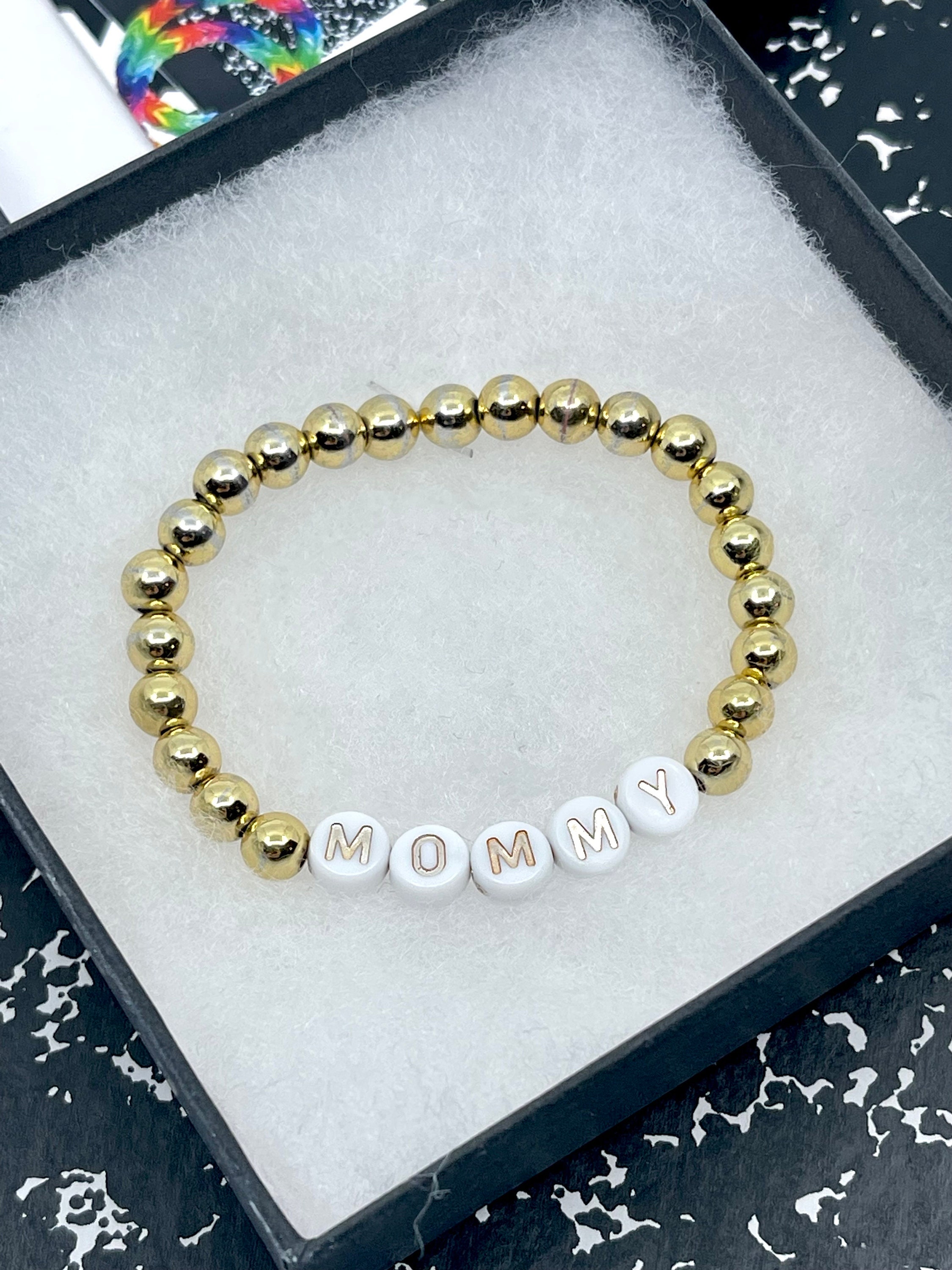 Bracciale placcato oro personalizzato con iniziali incise Regalo fatto a mano personalizzato per Donna o Ragazza Compleanno Matrimonio Festa della Mamma - Italia