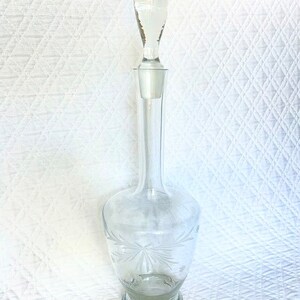 Crystal Decanter Liquor Wine Bottle Etched Glass Wine Server Barcart Wedding Bridal Gift Holiday Table Crystal Barware Carafe Jug