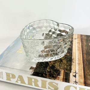 Candy Dish Crystal Heart Bowl Valentines Gift Relish Bowl Crystal Serving Dish Heart Shaped Glass Bowl Catchall Trinket Coffee Table Decor