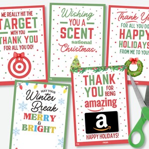 Puede incluir: Una colecci&oacute;n de tarjetas de regalo con tem&aacute;tica navide&ntilde;a con varios mensajes en rojo, verde y blanco. Las tarjetas presentan frases como "Gracias", "Felices fiestas" y "Feliz y brillante". Una tarjeta incluye una tarjeta de regalo de Amazon.