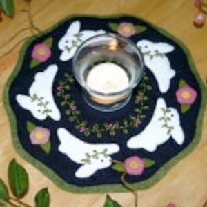 Bareroot Little Stitchies Bunnies Candle Mat Pattern