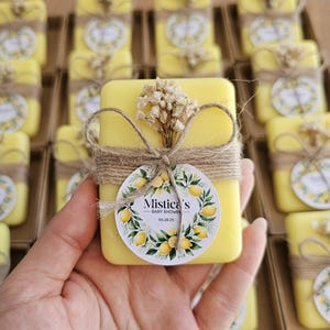 Sapone ai fiori di limone / Tema agrumi artigianale / Fiori vivi e juta / Etichette personalizzate / Bomboniera per feste / 1,75 oz