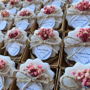 Eleganti mini saponi floreali - Mini saponette personalizzate - Etichette a tema personalizzate, fiori veri, ideali per feste e docce