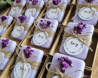 Jabón de lavanda personalizado para bodas, baby showers y fiestas. Jabón floral hecho a mano para invitados. Elegantes recuerdos personalizados. 56 g.