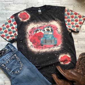 Gotta heart like a truck shirt, Lainey Wilson shirt, western apparel, country music shirt, women’s T-shirt, western shirt, country western