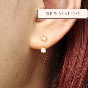 Boucles d'oreilles diamant à l'avant et à l'arrière, Puces d'oreilles diamant CZ, Puces d'oreilles avec boucle d'oreille, Mini puces d'oreilles, Puces d'oreilles minimalistes, Cadeau