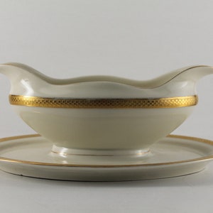Beautiful Vintage Gravy Boat made in Germany | Gold Gravy Boat | H&Co Selb Bavaria | Thanksgiving Table Decor | Vintage Serving Pieces