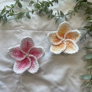 Crochet flower clip