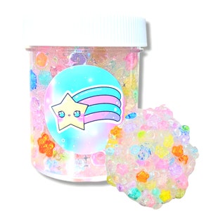 Slime transparente perfumado hecho a mano y crujiente con forma de estrellas fugaces