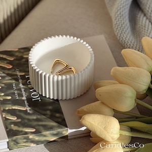 Handmade Ribbed Trinket Bowl: Modern Ring Dish