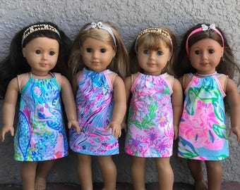 Vestidos de tecido de designer para bonecas de 45 cm, fabricados nos EUA. Presente exclusivo para aniversários, Páscoa e Natal. Estampas vibrantes de animais tropicais e lírios na praia.
