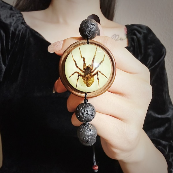 Real Spider With Lava Beads Bracelet, Diffuser Rope Bracelet, Glow in Dark, Gothic Novelty Scary Halloween Gift