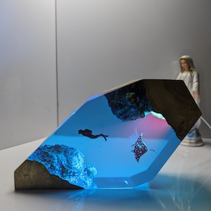 Ocean Resin Table Lamp: Deep Sea Diver Night Light