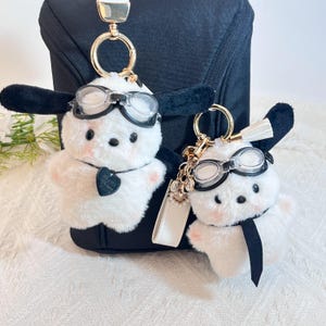Sanrio Pluche Sleutelhanger, Aanpasbare naam sleutelhanger, Schattige Cartoon Pluche Hond Poppenrugzak Accessoires, Sleutelhanger Charm Cadeau voor Vrouwen