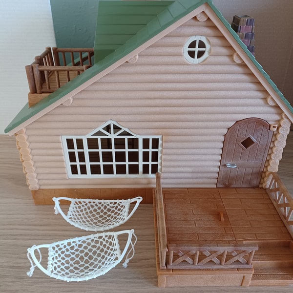 Sylvanian Families Discontinue Semi Custom Log Cabin (Mint Condition)