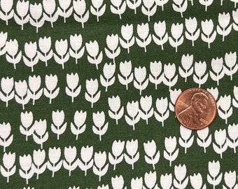Spotkanie w ogrodzie autorstwa Rebekki Connelly dla Cotton and Steel. 100% bawełna. Sprzedawane na pół jarda.