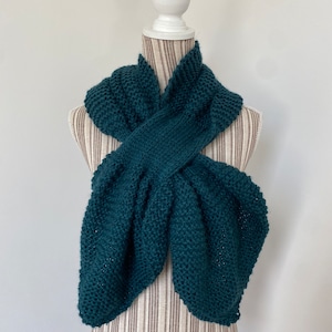 Green Kokiri leaf scarf by Cocooning Yarns for women handmade in knitting