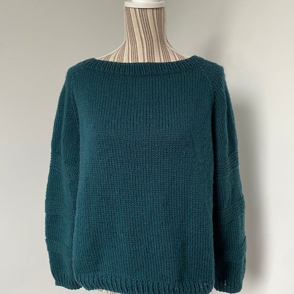 Pull First Vert Foncé by Cocooning Yarns pour femme fait main au tricot sur mesure toutes les tailles XS à XXL grandes et petites tailles